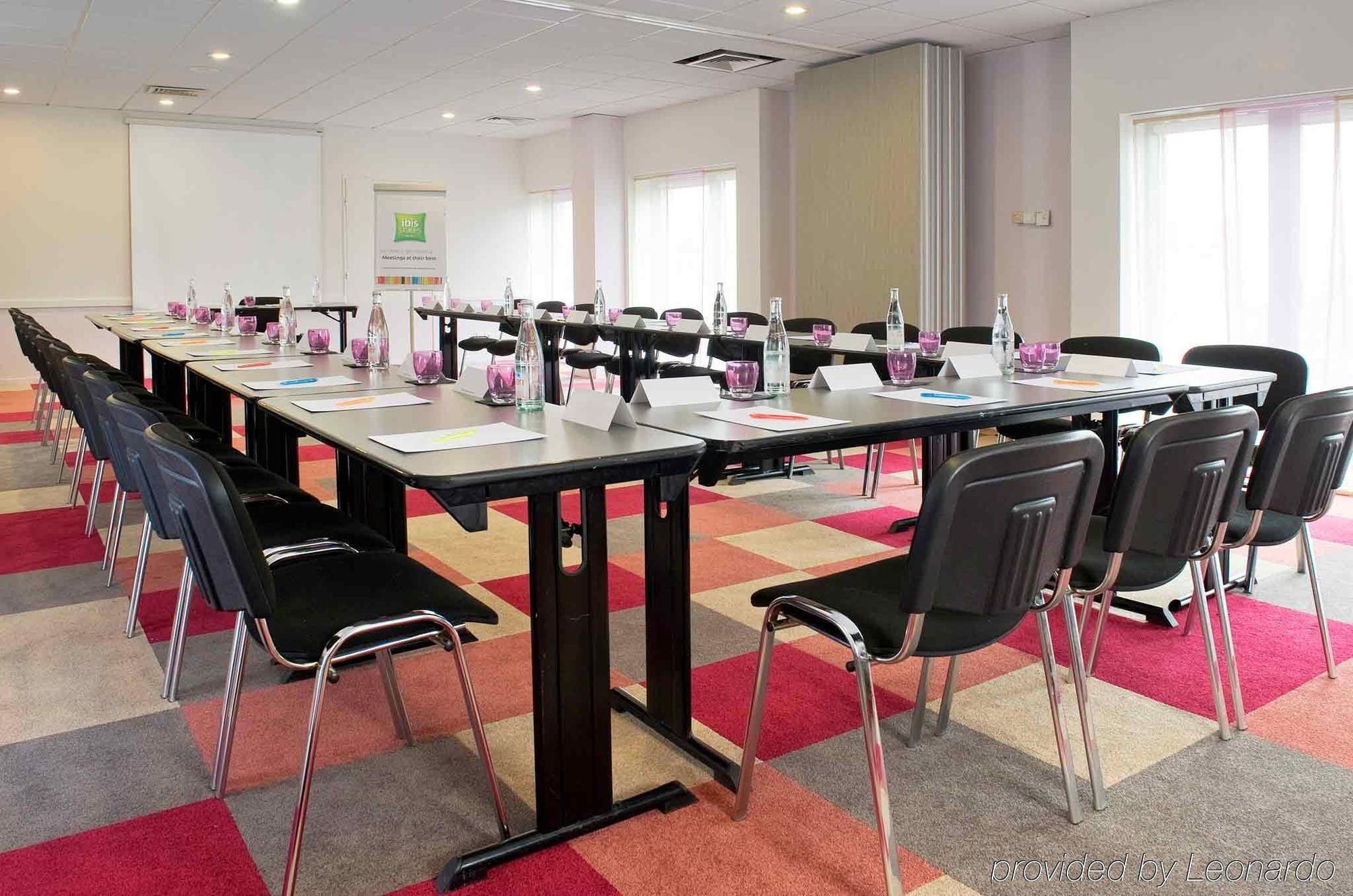 Ibis Styles Melun Hotel Rubelles Buitenkant foto